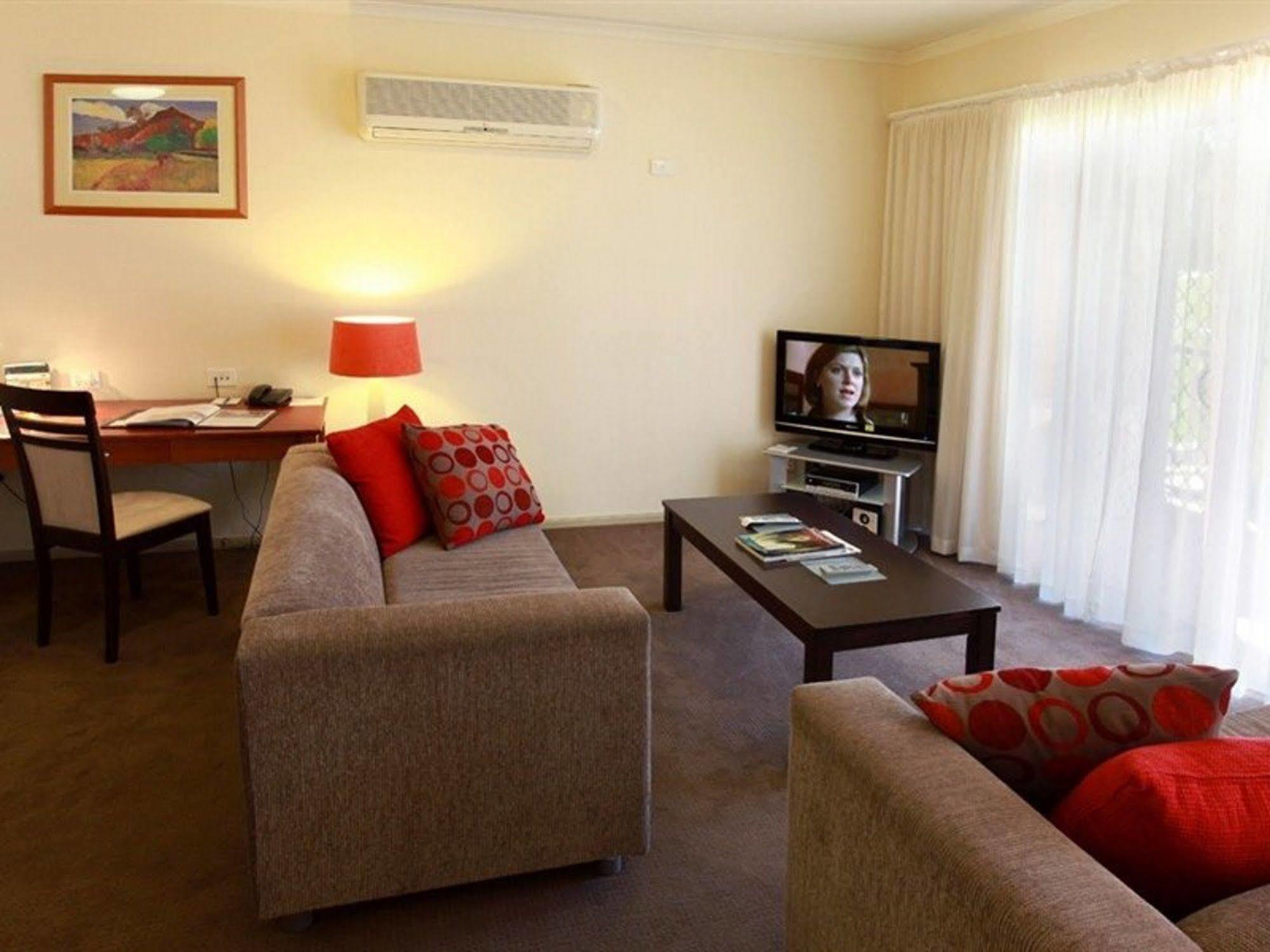 Quest Tamworth Aparthotel Buitenkant foto