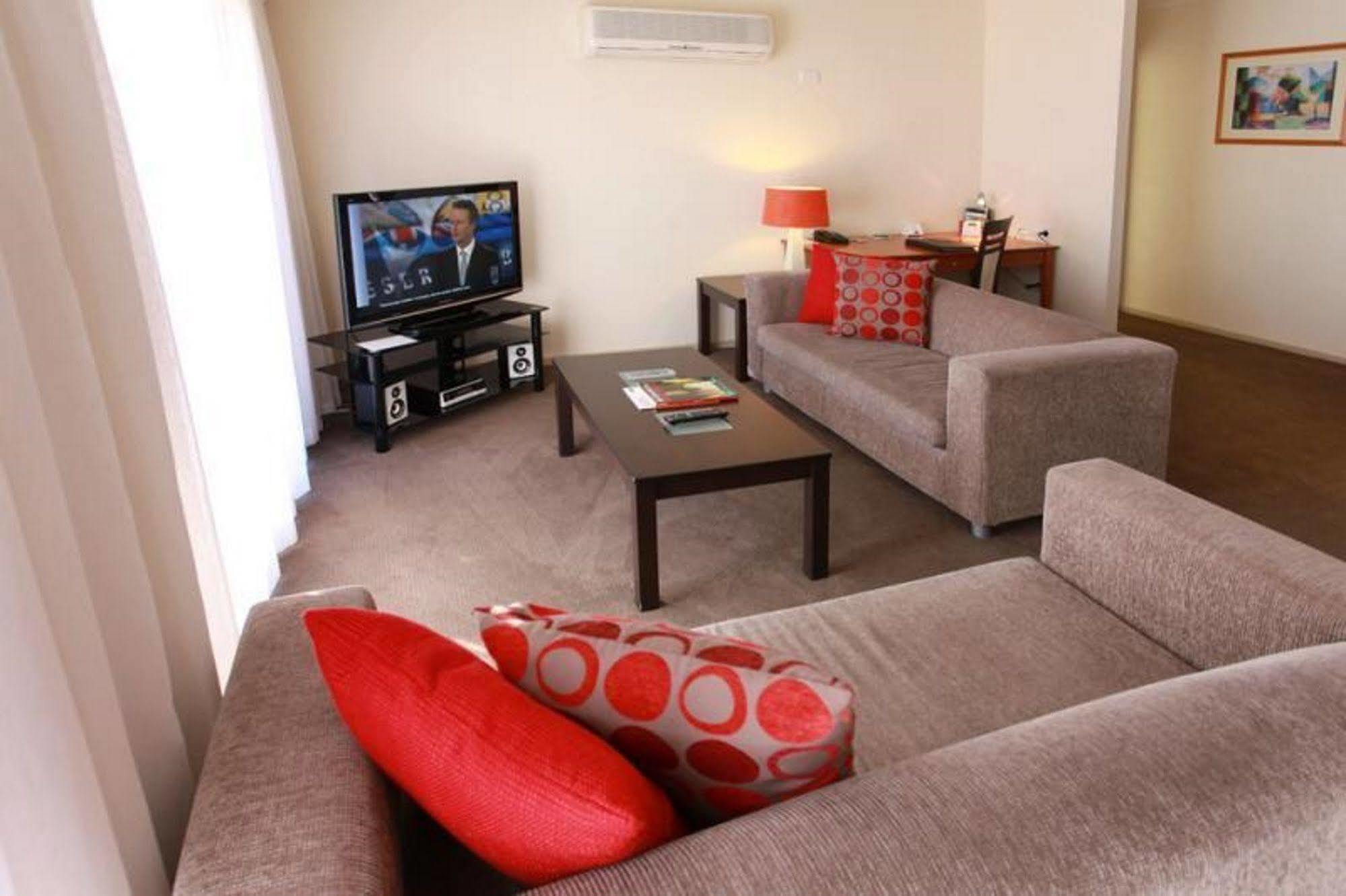 Quest Tamworth Aparthotel Buitenkant foto